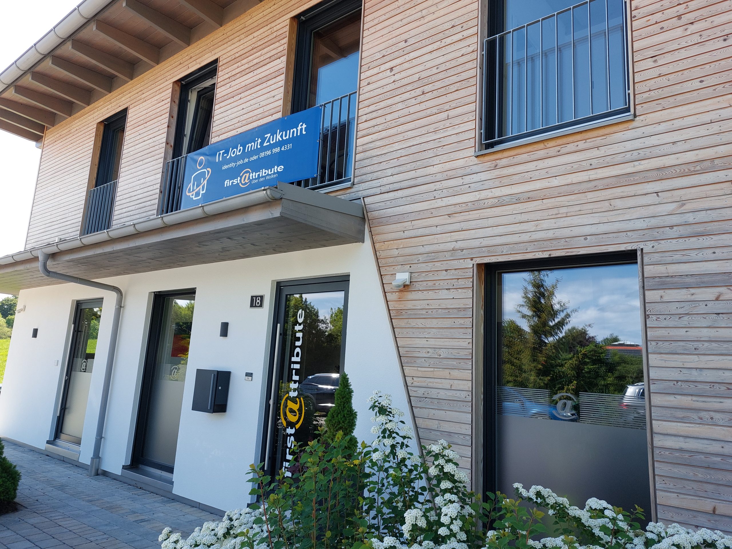 Our office in Hofstetten Arbeitsplatz Azubi FA